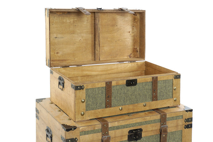 📦 Complete Set of 3 Vintage Trunks – Timeless Style and Functionality