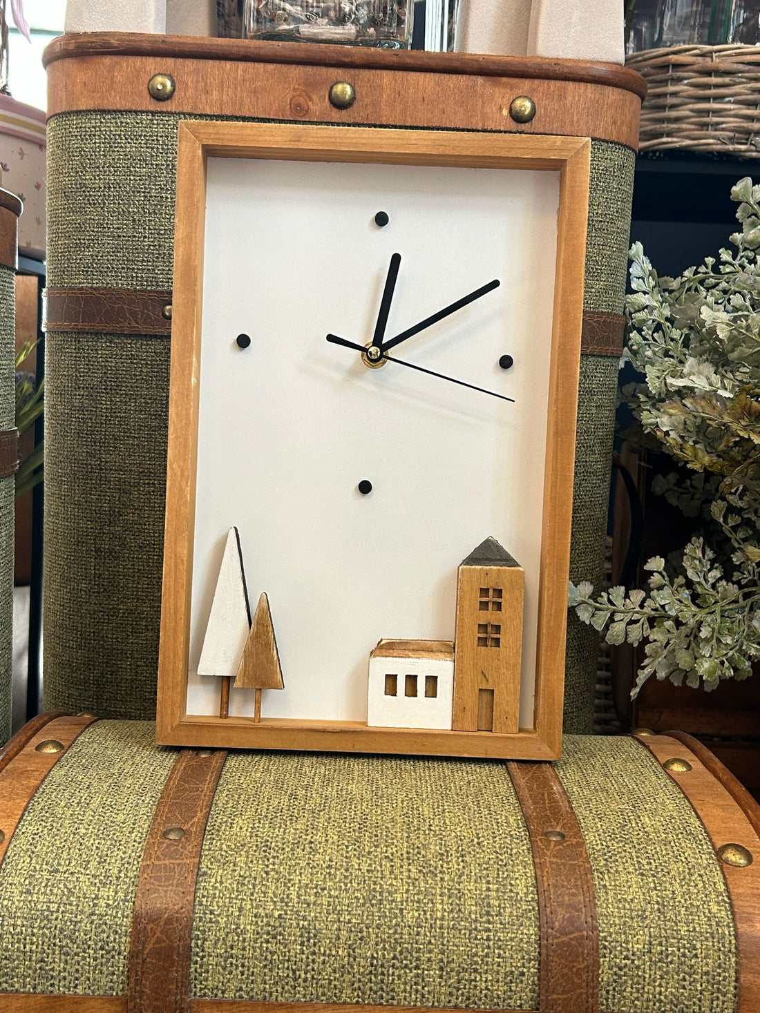 🕰 Orologio da Parete "Borgo Incantato" – Eleganza e Design Rustico 🌿