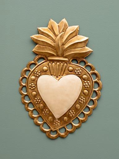 Sacred Heart in Golden Metal – Symbol of Love and Protection ✨💖