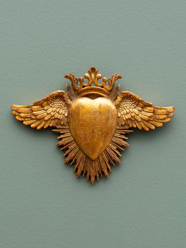 Sacred Winged Heart in Golden Metal – Symbol of Faith and Freedom 🕊️