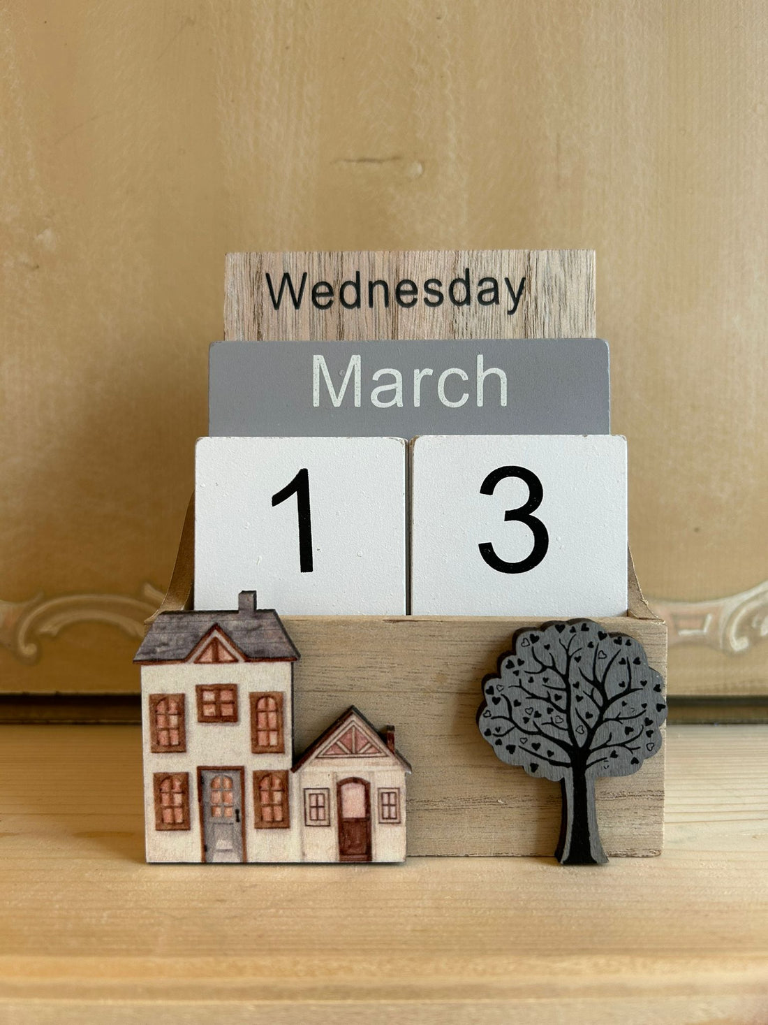 🏡 Calendario Perpetuo in Legno – Un Pezzo di Storia per la Tua Casa 🕰