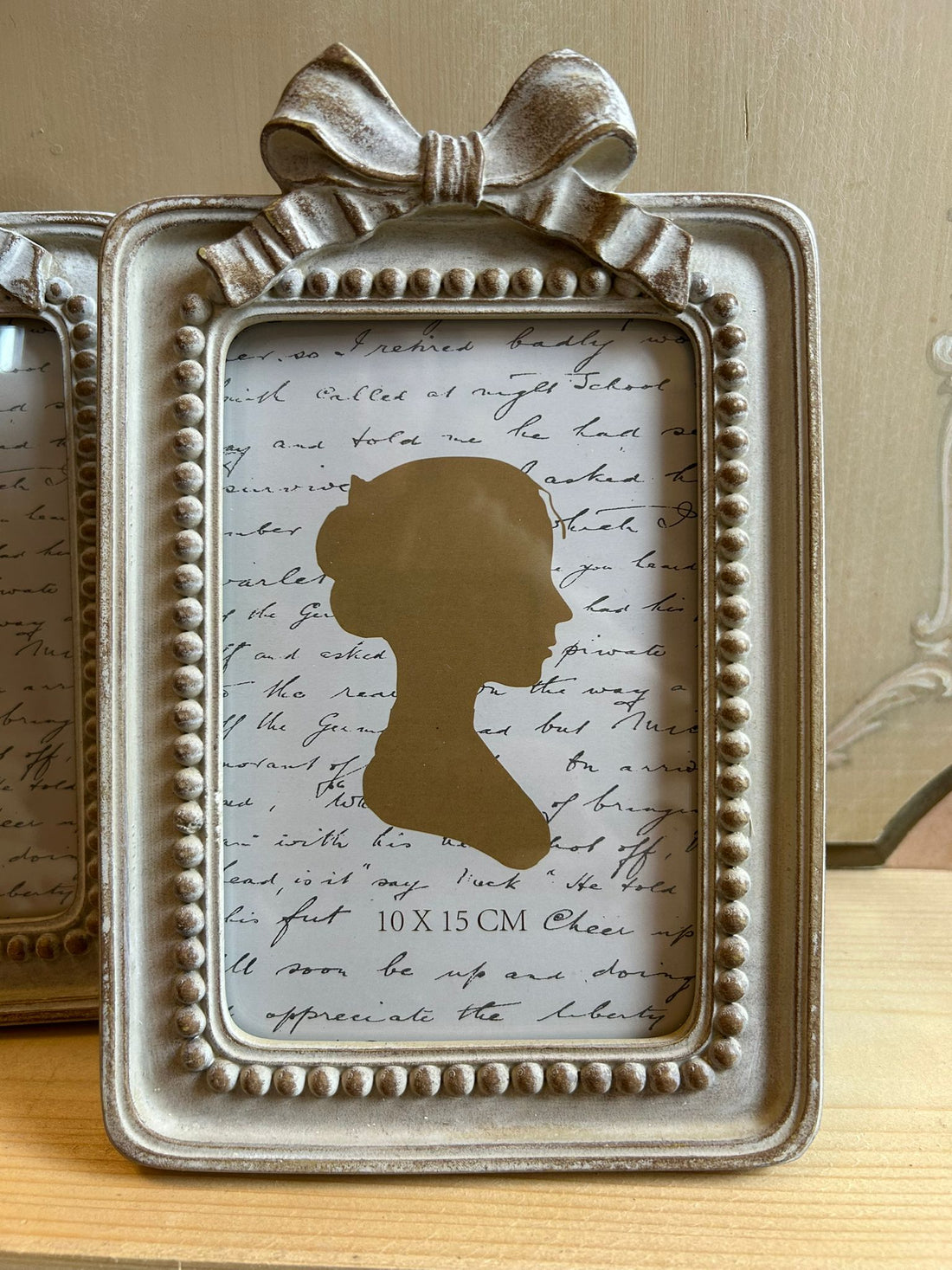 Cornice Vintage con Fiocco – Eleganza Senza Tempo 🖼 🎀