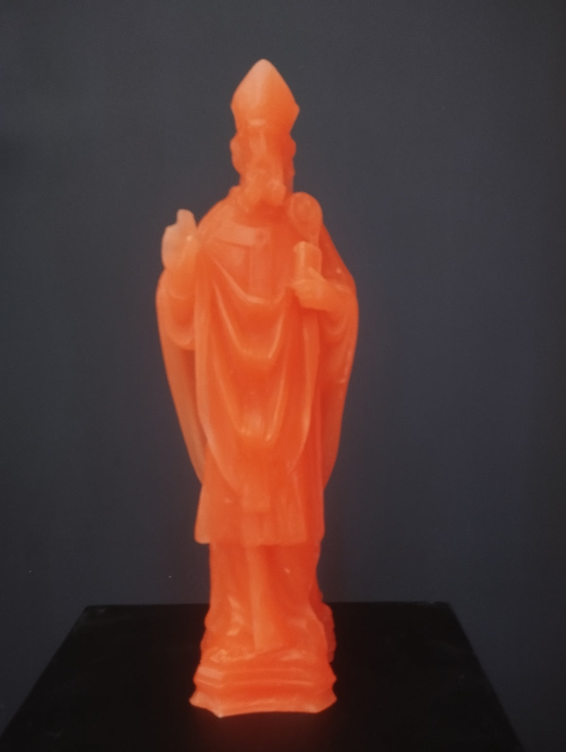 Statuetta di San Nicola – Simbolo di Protezione e Tradizione ✨