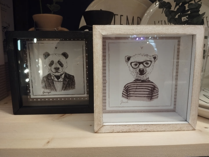 Salvadanaio quadro Artistico "George & Jack" – Risparmia con Stile! 🐼🐻❄️