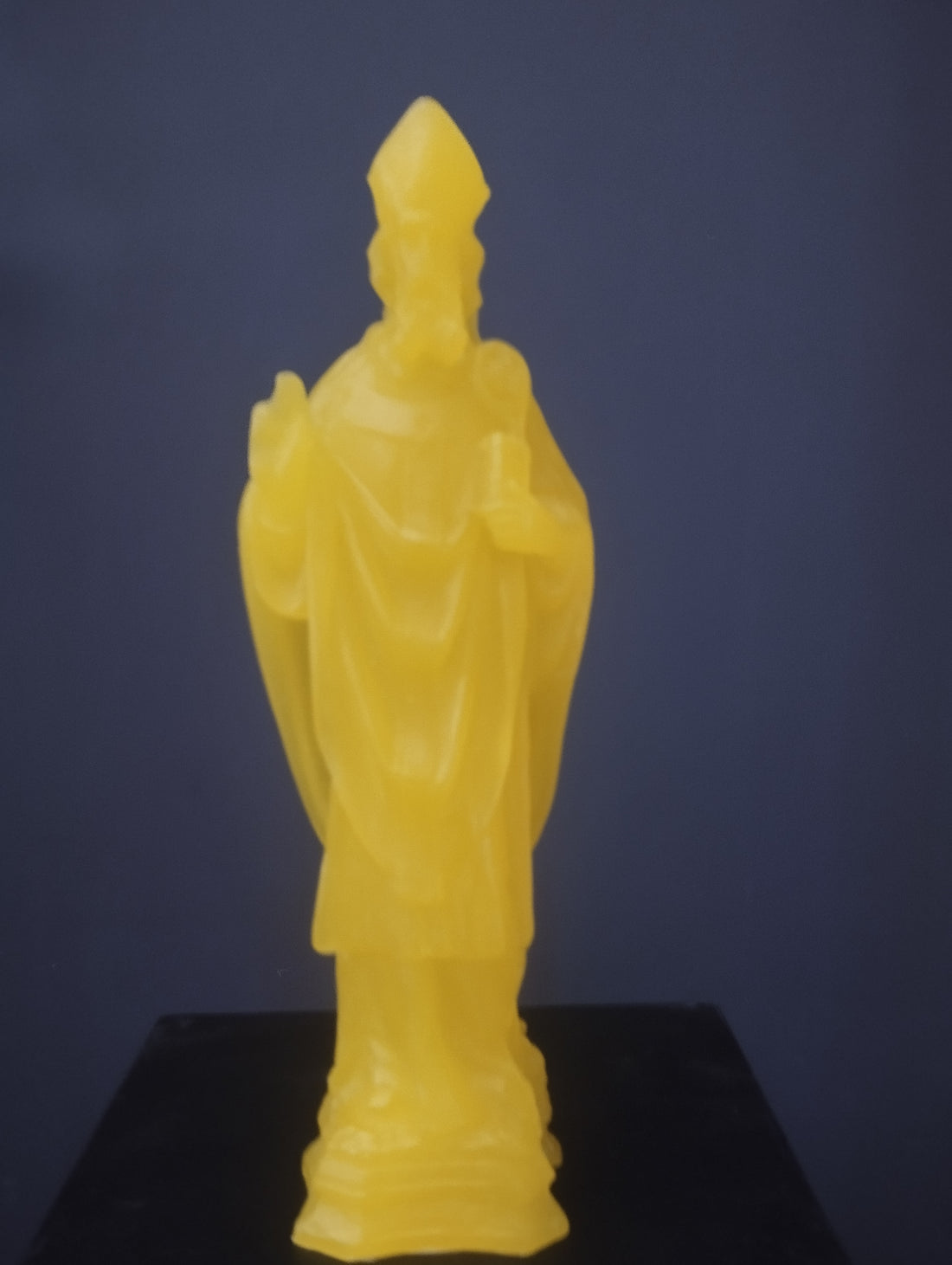 Statuetta di San Nicola – Simbolo di Protezione e Tradizione ✨