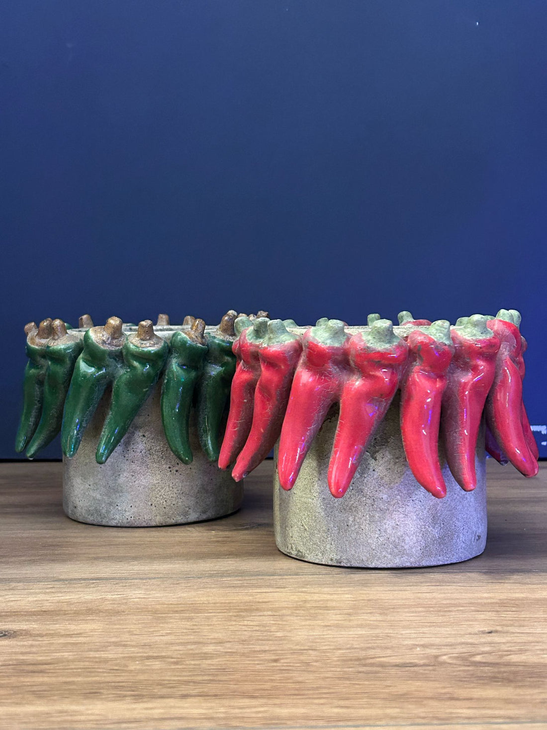 Vaso Decorativo con Peperoncini – Edizione Piccante! 🌶️🌿