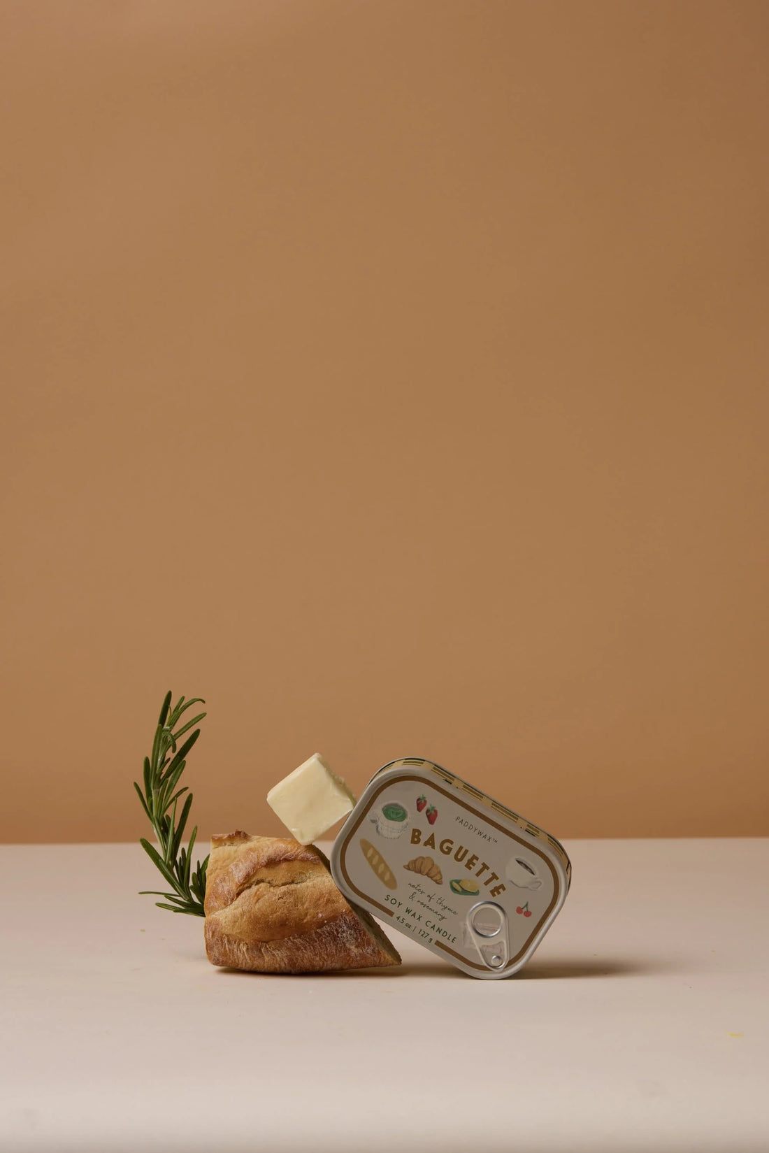 Paddywax – “Baguette” Candle in Vintage Tin