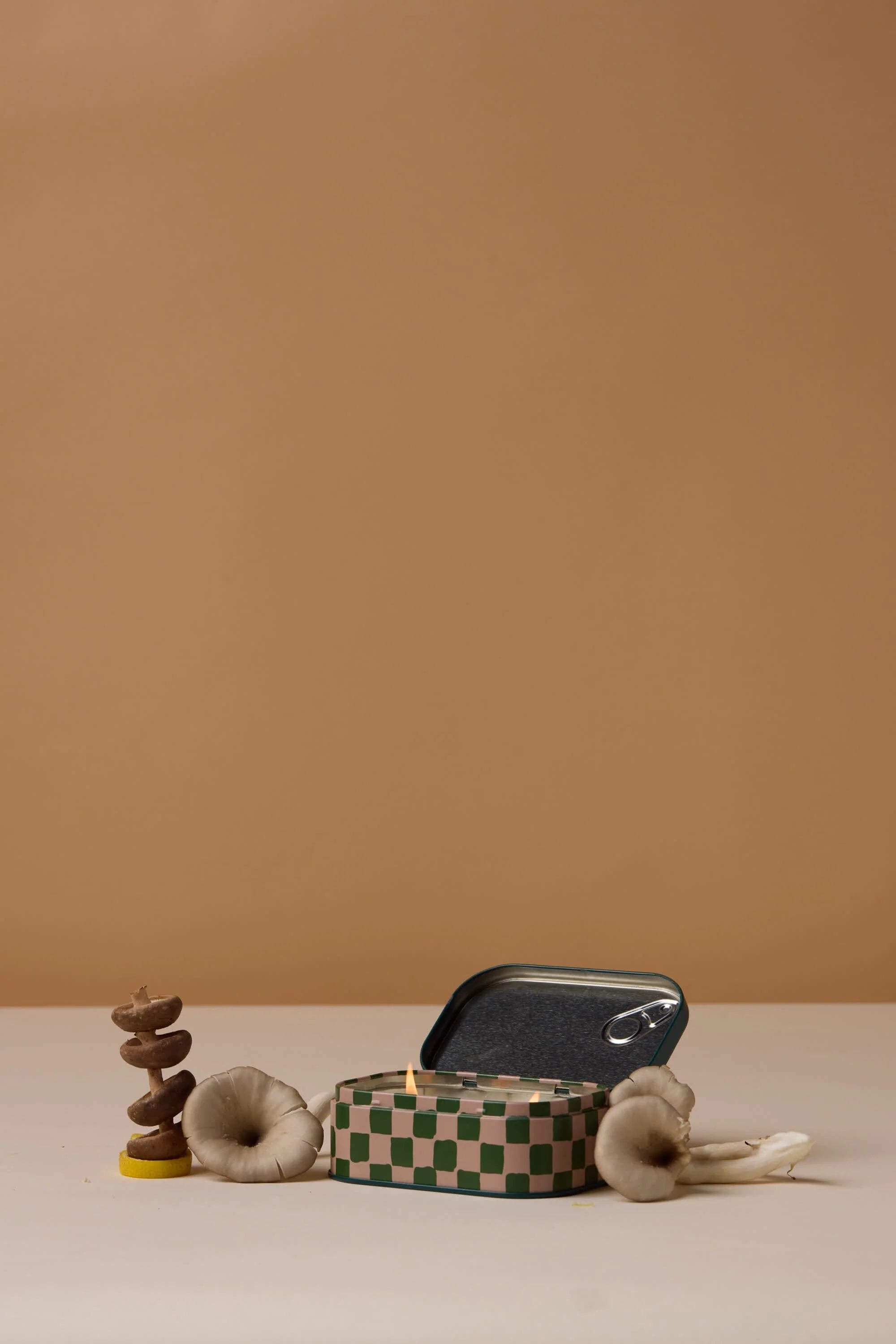 Paddywax – Candela “Wild Mushroom” in Scatoletta Vintage