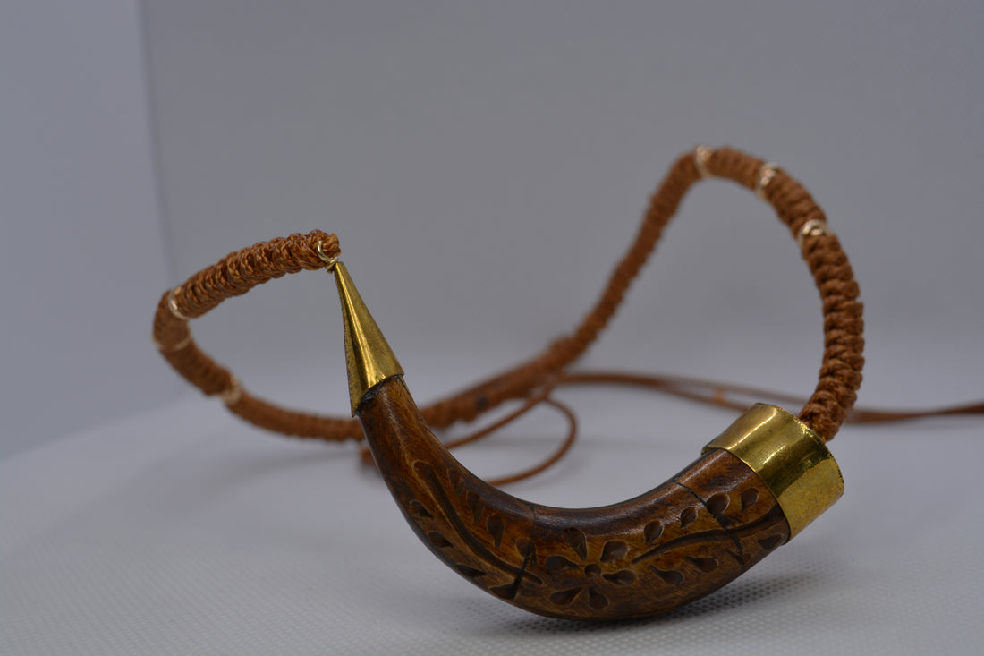 Collana con corno indiano