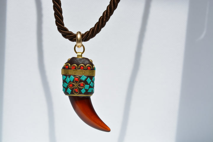 Collana con corno indiano