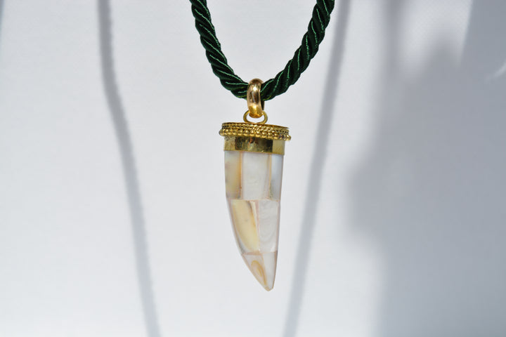 Collana con corno indiano