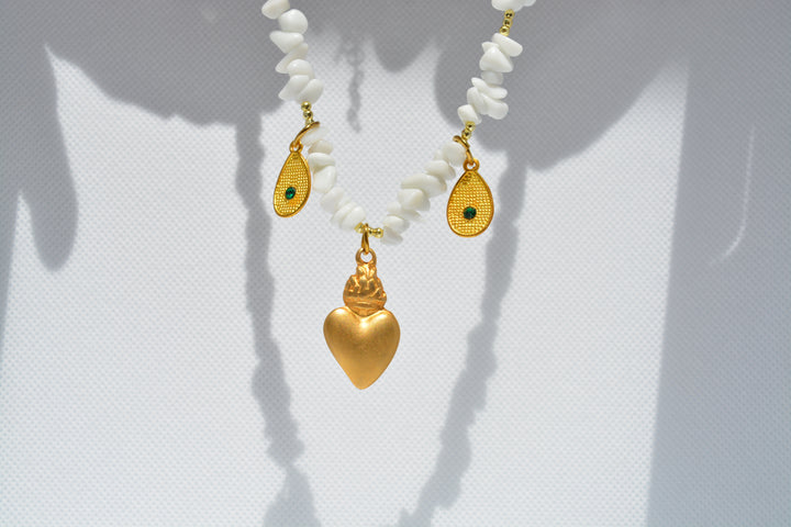 Collana  con coralli e cuore sacro