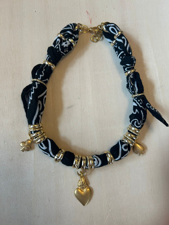 "Sacred Key" – Collana Bandana Artigianale