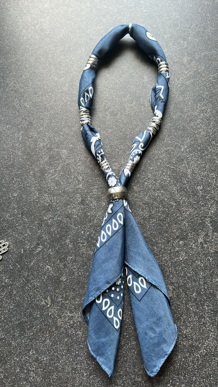"Denim Spirit" – Collana Bandana Artigianale