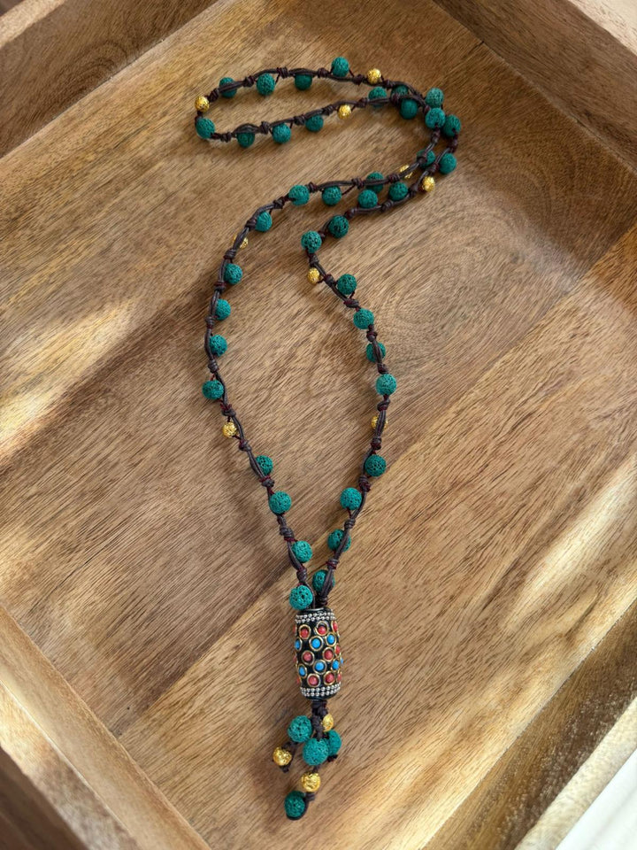 Collana Elephant in Pietra Lavica