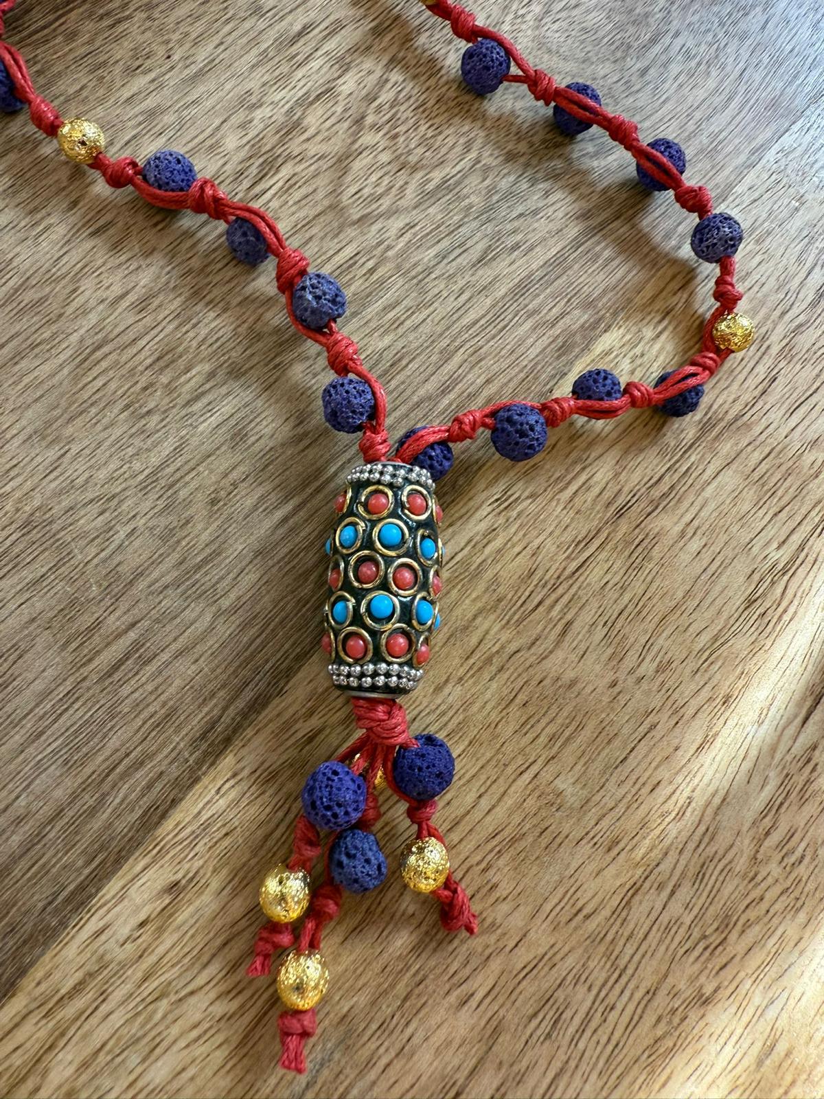 Collana Elephant in Pietra Lavica