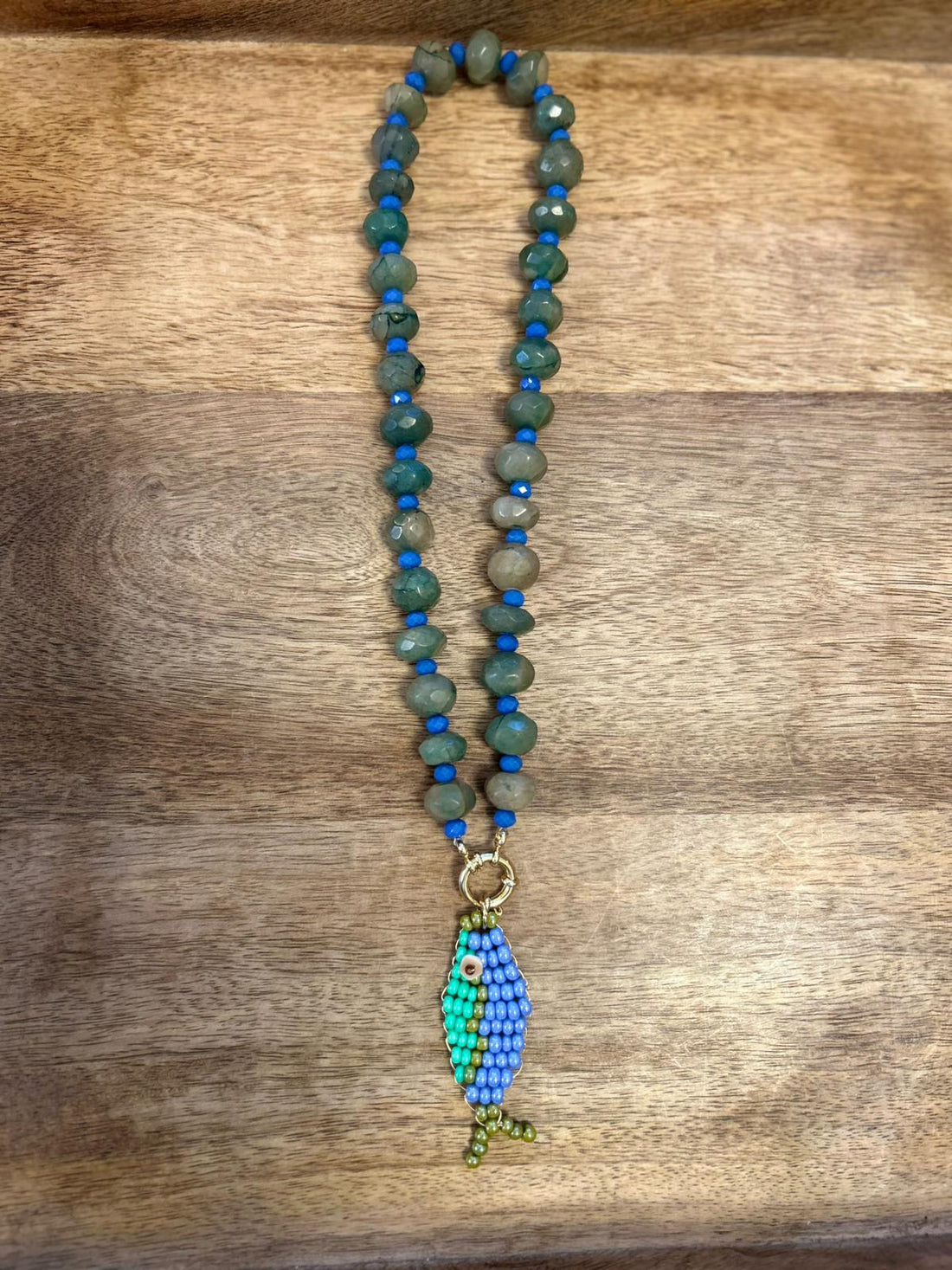 Collana Pesce Smeraldo in Pietra Naturale e Cristallo
