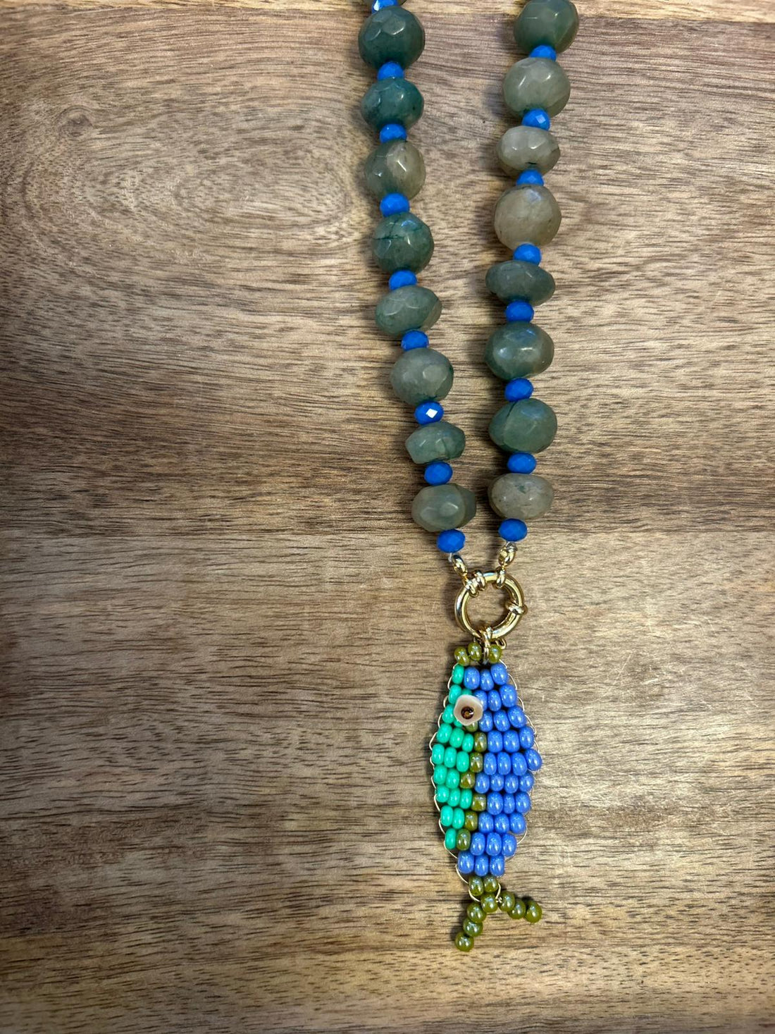 Collana Pesce Smeraldo in Pietra Naturale e Cristallo