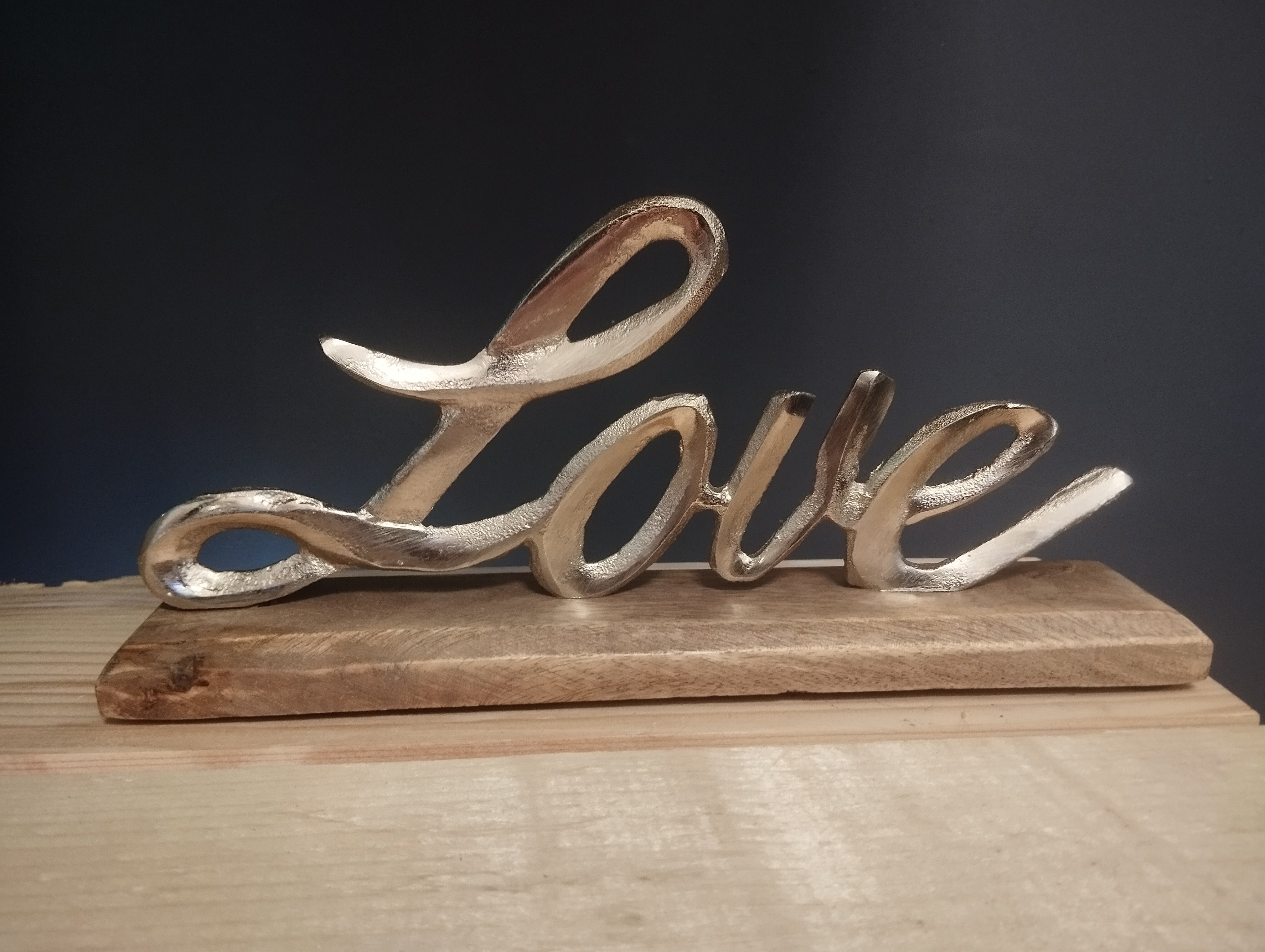 Scultura Decorativa 'Love' in Metallo e Legno