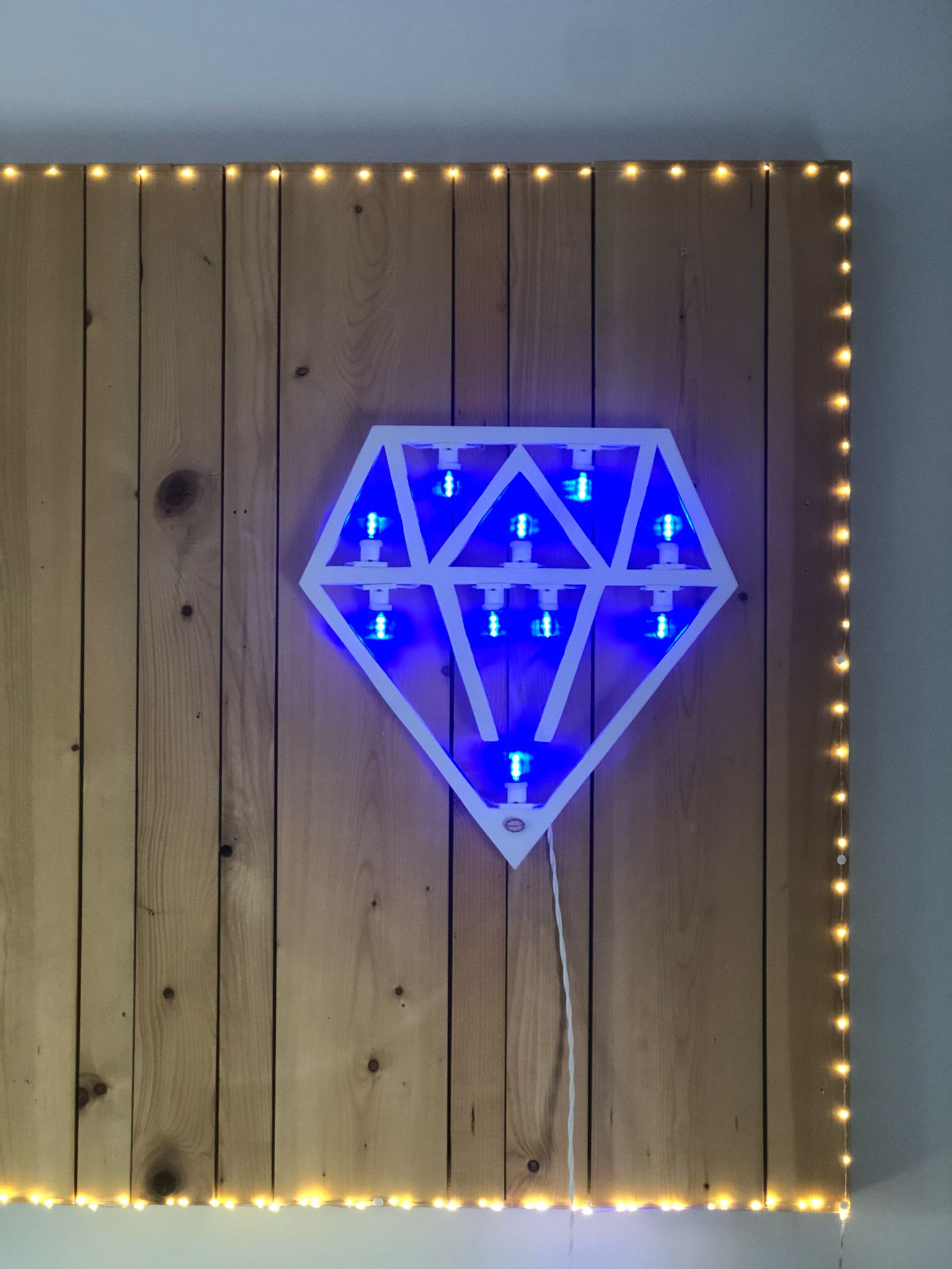 Luminaria Diamante stile pop e moderno ✨