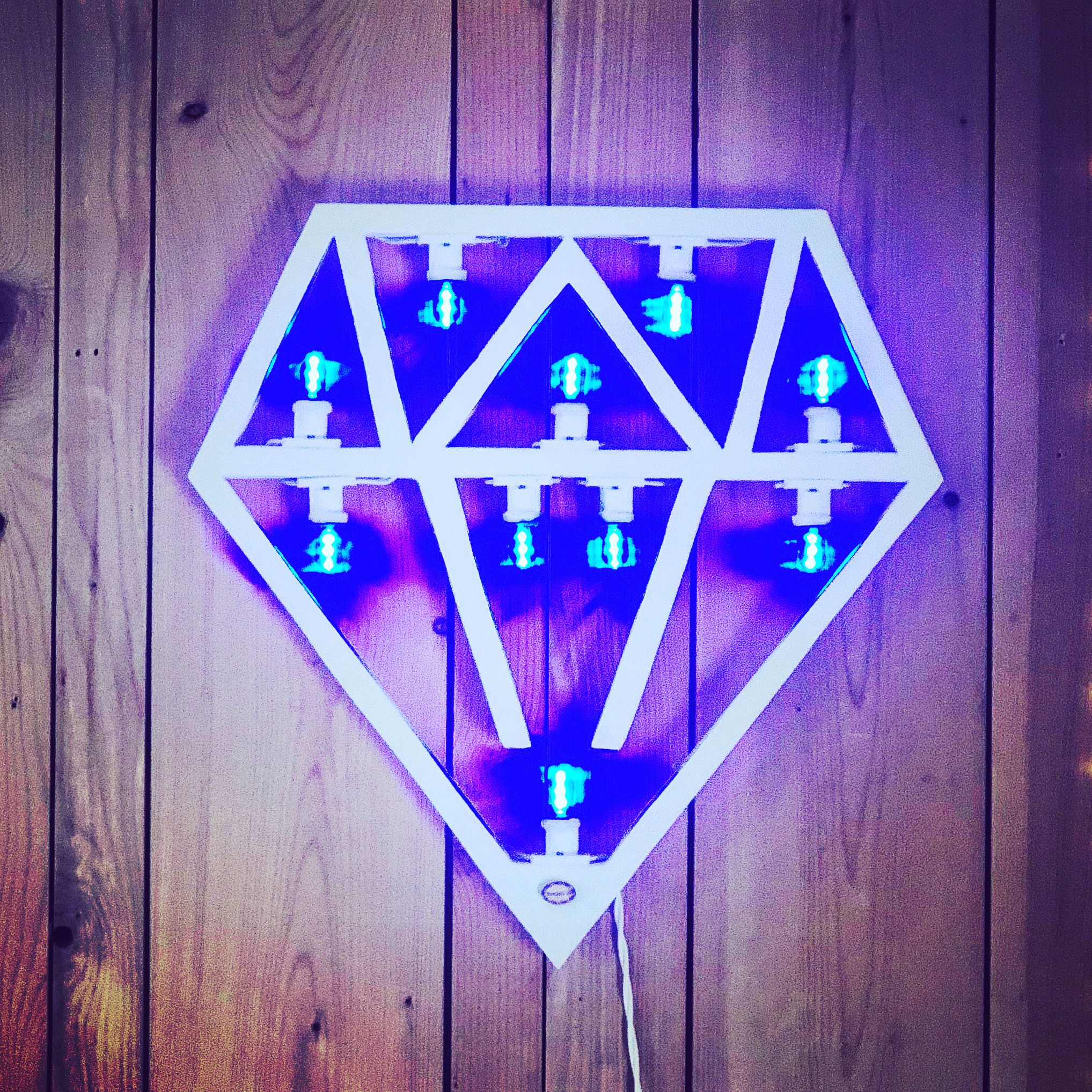 Luminaria Diamante stile pop e moderno ✨