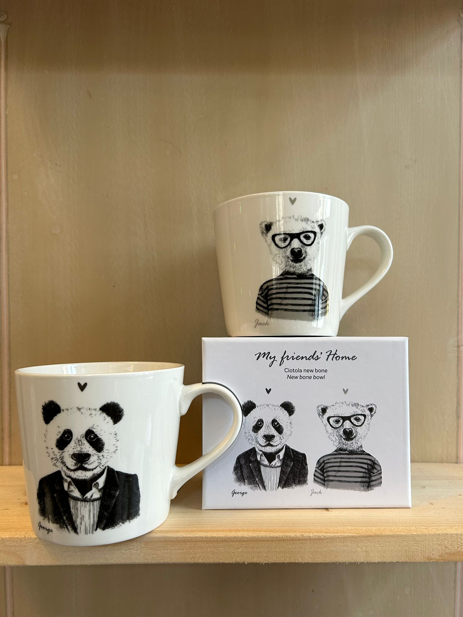 My Friends Home Mug – Elegance and Style in Every Sip! 🐼🐻☕ 📖